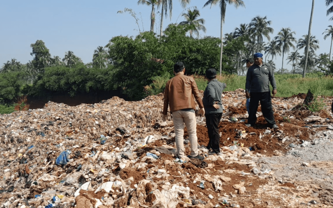 Penyegelan TPS Ilegal di Desa Sukasari, Kec. Rumpin