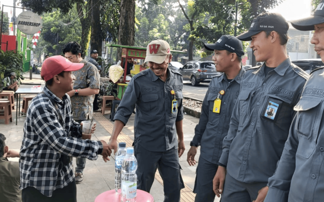 Sosialisasi Kebersihan Kepada Pedagang Area Stadion Pakansari